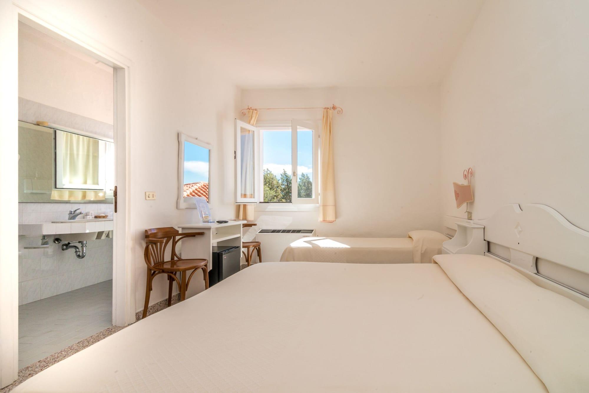 Hotel 3 Botti Байя Сардиния Экстерьер фото